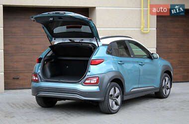 Внедорожник / Кроссовер Hyundai Kona Electric 2020 в 