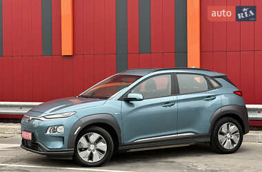 Внедорожник / Кроссовер Hyundai Kona Electric 2021 в 