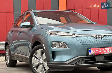 Внедорожник / Кроссовер Hyundai Kona Electric 2021 в 