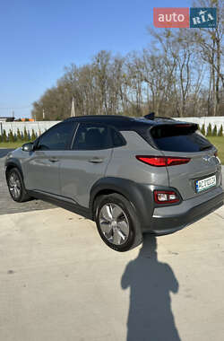 Позашляховик / Кросовер Hyundai Kona Electric 2020 в 