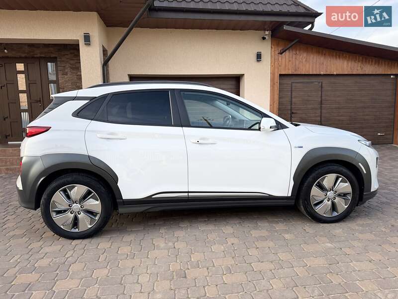 Внедорожник / Кроссовер Hyundai Kona Electric 2020 в Черновцах