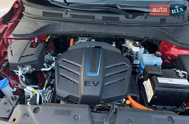 Внедорожник / Кроссовер Hyundai Kona Electric 2020 в 