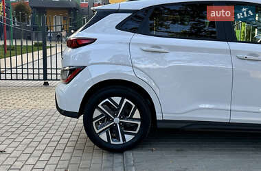 Внедорожник / Кроссовер Hyundai Kona Electric 2020 в 