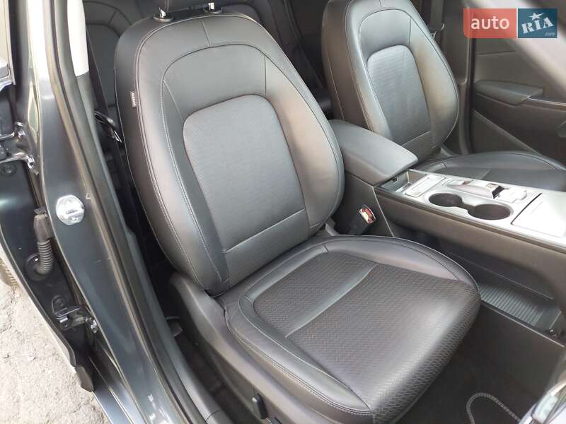 Внедорожник / Кроссовер Hyundai Kona Electric 2019 в Первомайске