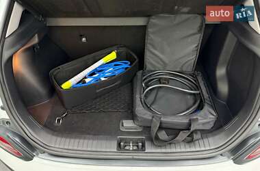 Позашляховик / Кросовер Hyundai Kona Electric 2020 в 