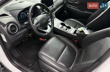 Позашляховик / Кросовер Hyundai Kona Electric 2020 в 