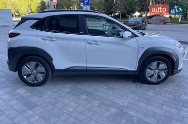 Позашляховик / Кросовер Hyundai Kona Electric 2020 в 