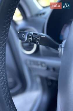 Позашляховик / Кросовер Hyundai Kona Electric 2020 в 