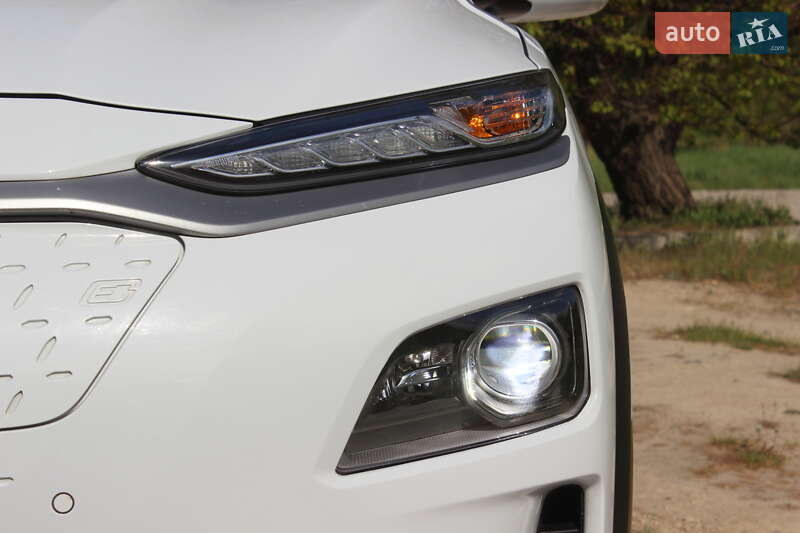 Позашляховик / Кросовер Hyundai Kona Electric 2019 в Дніпрі