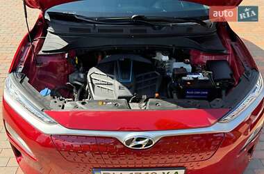 Позашляховик / Кросовер Hyundai Kona Electric 2020 в 