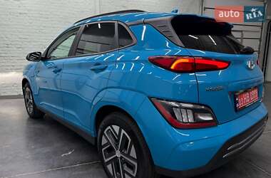 Позашляховик / Кросовер Hyundai Kona Electric 2021 в 