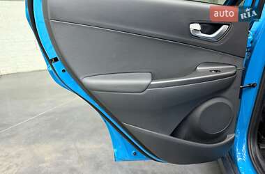 Позашляховик / Кросовер Hyundai Kona Electric 2021 в 