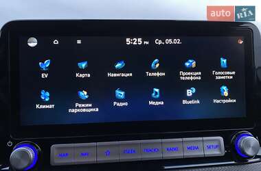 Внедорожник / Кроссовер Hyundai Kona Electric 2020 в 