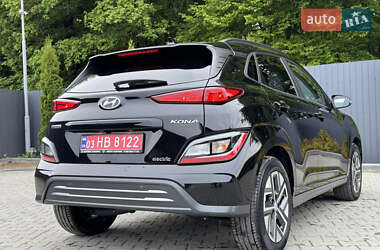 Позашляховик / Кросовер Hyundai Kona Electric 2021 в 