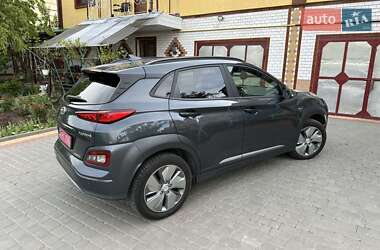 Внедорожник / Кроссовер Hyundai Kona Electric 2019 в 