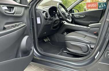 Внедорожник / Кроссовер Hyundai Kona Electric 2019 в 