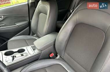 Внедорожник / Кроссовер Hyundai Kona Electric 2019 в 