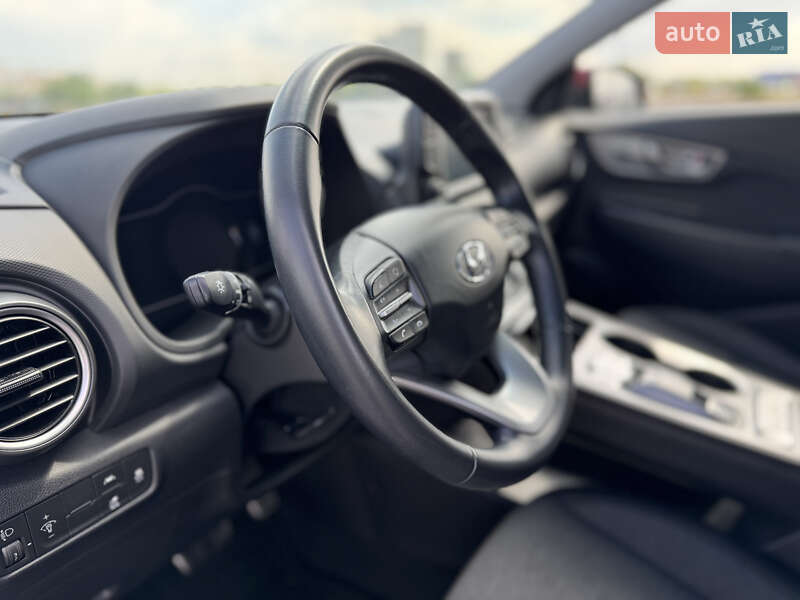 Позашляховик / Кросовер Hyundai Kona Electric 2021 в Києві