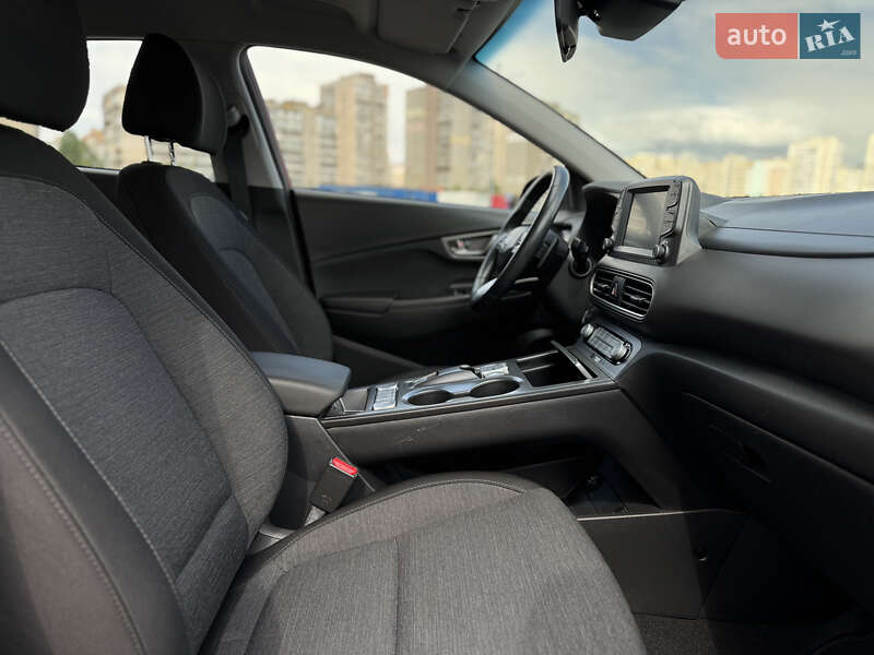 Позашляховик / Кросовер Hyundai Kona Electric 2021 в Києві