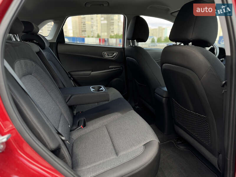 Позашляховик / Кросовер Hyundai Kona Electric 2021 в Києві