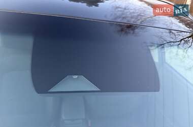 Внедорожник / Кроссовер Hyundai Kona Electric 2022 в 