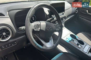 Позашляховик / Кросовер Hyundai Kona Electric 2022 в 