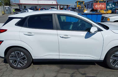 Внедорожник / Кроссовер Hyundai Kona Electric 2023 в 