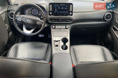 Внедорожник / Кроссовер Hyundai Kona Electric 2019 в 