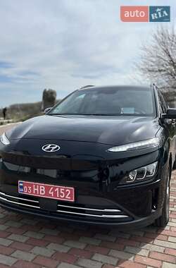 Позашляховик / Кросовер Hyundai Kona Electric 2021 в 