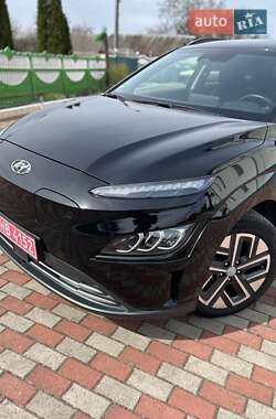 Позашляховик / Кросовер Hyundai Kona Electric 2021 в 