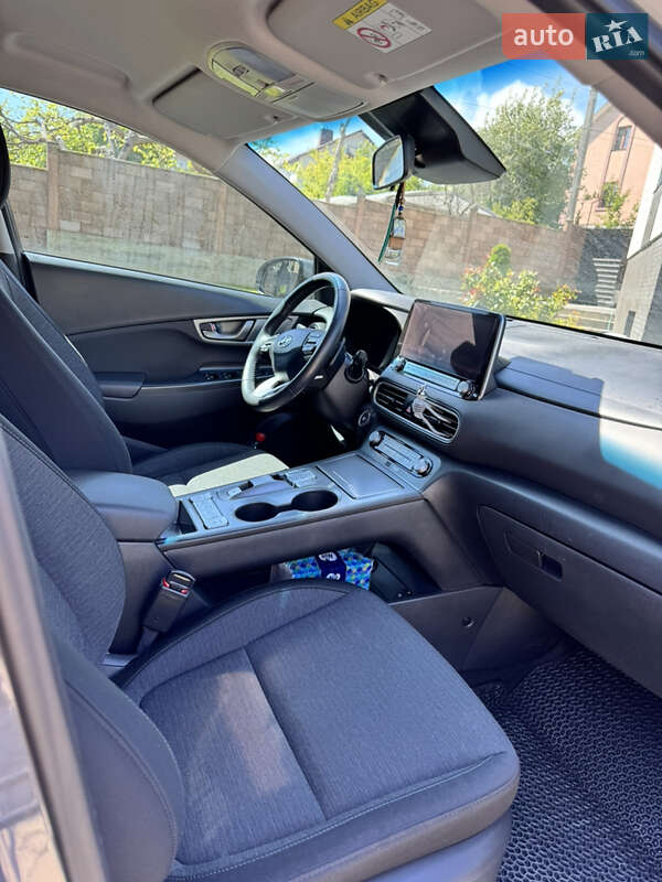 Внедорожник / Кроссовер Hyundai Kona Electric 2020 в Ровно