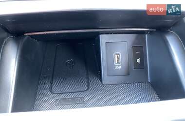 Позашляховик / Кросовер Hyundai Kona Electric 2020 в 