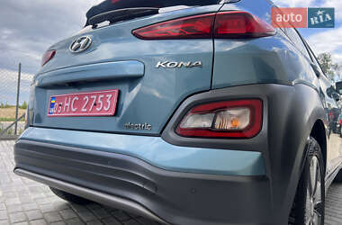 Внедорожник / Кроссовер Hyundai Kona Electric 2019 в 
