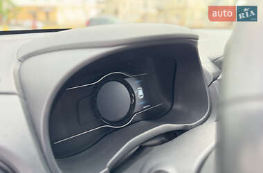 Внедорожник / Кроссовер Hyundai Kona Electric 2020 в 