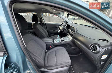 Внедорожник / Кроссовер Hyundai Kona Electric 2020 в 