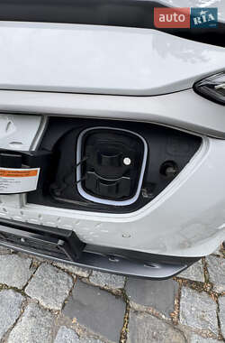 Внедорожник / Кроссовер Hyundai Kona Electric 2020 в 