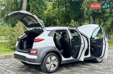 Внедорожник / Кроссовер Hyundai Kona Electric 2020 в 