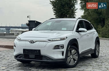Внедорожник / Кроссовер Hyundai Kona Electric 2020 в 