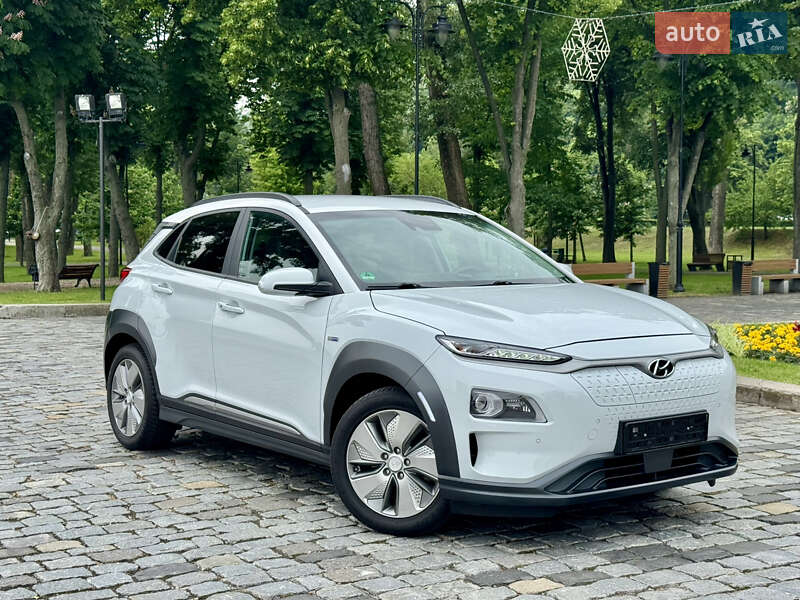 Внедорожник / Кроссовер Hyundai Kona Electric 2020 в 