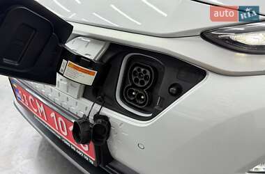 Внедорожник / Кроссовер Hyundai Kona Electric 2019 в 
