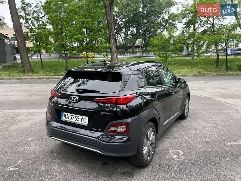 Внедорожник / Кроссовер Hyundai Kona Electric 2020 в Киеве