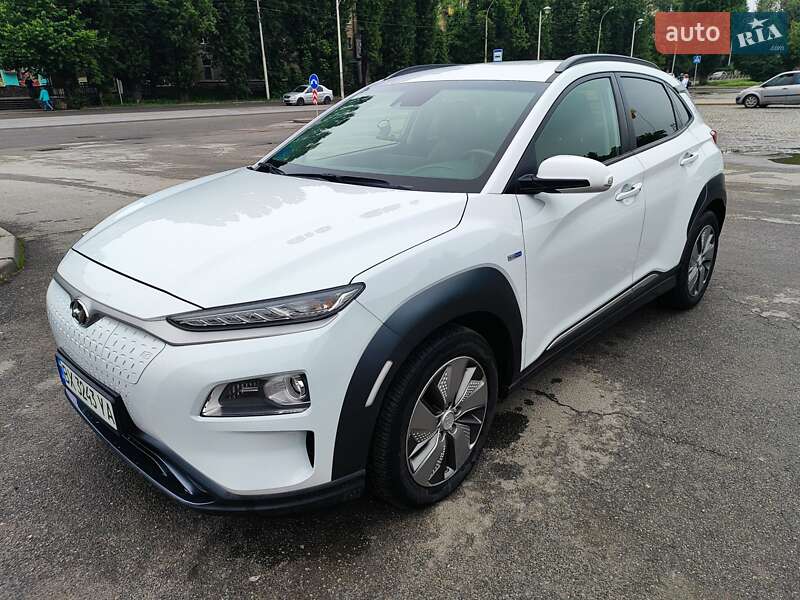 Внедорожник / Кроссовер Hyundai Kona Electric 2019 в 