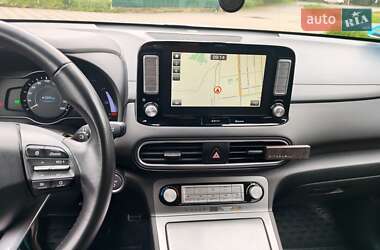 Внедорожник / Кроссовер Hyundai Kona Electric 2019 в 