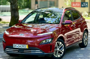Внедорожник / Кроссовер Hyundai Kona Electric 2022 в 