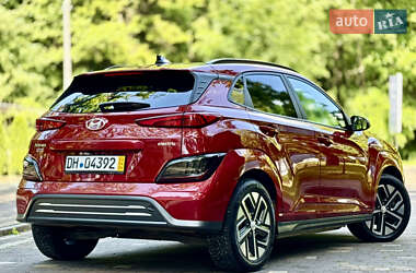 Внедорожник / Кроссовер Hyundai Kona Electric 2022 в 