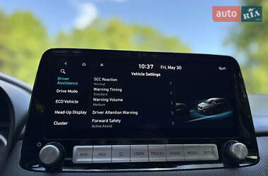 Внедорожник / Кроссовер Hyundai Kona Electric 2022 в 