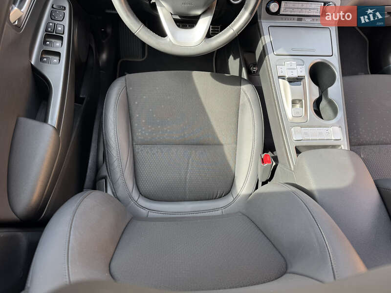 Внедорожник / Кроссовер Hyundai Kona Electric 2019 в Ровно