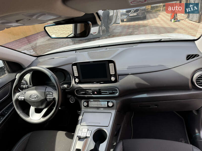 Внедорожник / Кроссовер Hyundai Kona Electric 2019 в Ровно