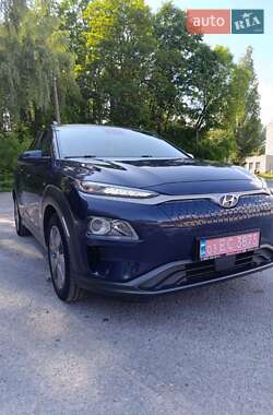 Внедорожник / Кроссовер Hyundai Kona Electric 2020 в 
