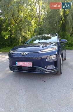 Внедорожник / Кроссовер Hyundai Kona Electric 2020 в 